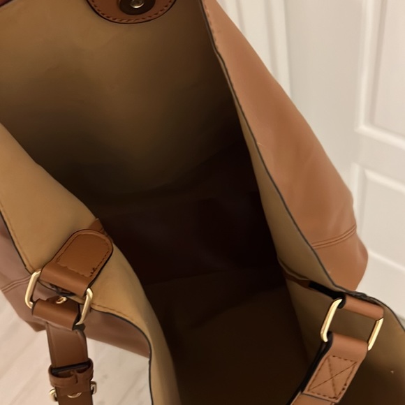 Oversized Camel Purse - Picture 6 of 6